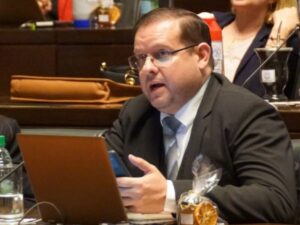 Entraron a robar a la casa del diputado provincial Cristian Castro en San Javier Entraron a robar a la casa del diputado provincial Cristian Castro en San Javier imagen-4