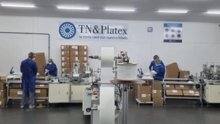 Fábrica textil en Corrientes cierra su producción y despide a trabajadores Fábrica textil en Corrientes cierra su producción y despide a trabajadores imagen-121