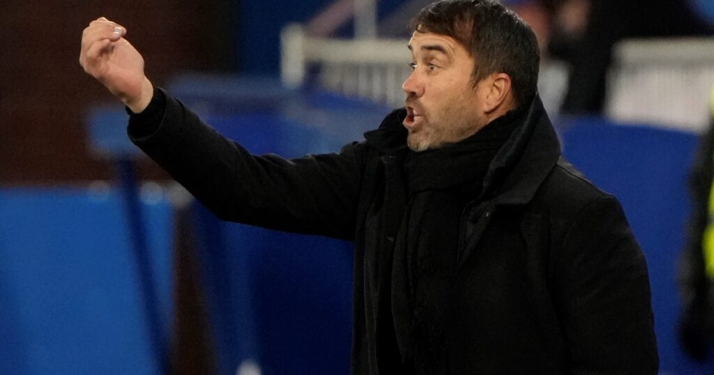 La queja de Coudet antes del partido contra el Barcelona: «Sin los errores del VAR seríamos quintos» La queja de Coudet antes del partido contra el Barcelona: "Sin los errores del VAR seríamos quintos" imagen-4