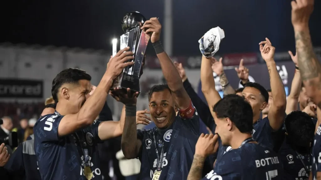 ¡Independiente (M) campeón de la Copa Argentina tras derrotar a Argentinos! – TyC Sports ¡Independiente (M) campeón de la Copa Argentina tras derrotar a Argentinos! - TyC Sports imagen-4
