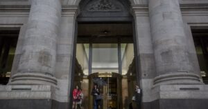 Día del Bancario: por qué se celebra cada 6 de noviembre Día del Bancario: por qué se celebra cada 6 de noviembre imagen-1