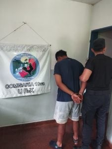 Asaltó a su vecino con un cuchillo y fue detenido por la Policía en Posadas Asaltó a su vecino con un cuchillo y fue detenido por la Policía en Posadas imagen-9