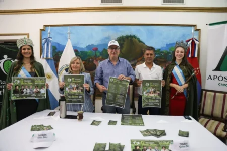 Passalacqua lanzó la 47ª Fiesta Nacional e Internacional de la Yerba Mate en Apóstoles Passalacqua lanzó la 47ª Fiesta Nacional e Internacional de la Yerba Mate en Apóstoles imagen-7