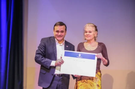 En medio de ausencias y autocríticas se entregaron diplomas a diputados electos En medio de ausencias y autocríticas se entregaron diplomas a diputados electos imagen-9