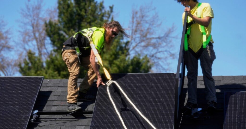 Una ley que cambiará la vida de millones: paneles solares de balcón podrían expandirse por todo Estados Unidos imagen-97
