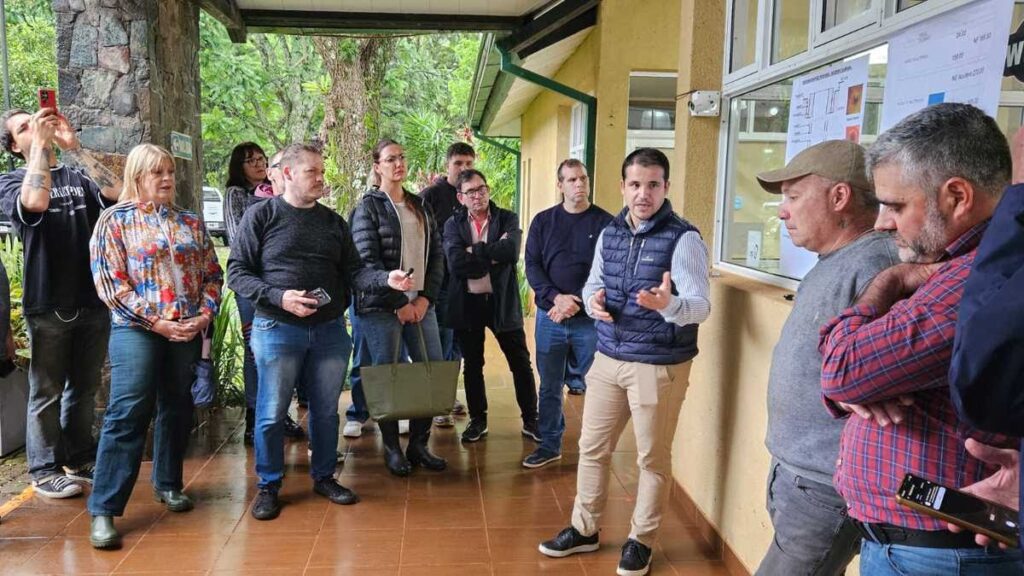 Oberá: extrajeron la primera obstrucción del pozo termal, pero una nueva a 410 metros profundidad obligó a concluir los trabajos Oberá: extrajeron la primera obstrucción del pozo termal, pero una nueva a 410 metros profundidad obligó a concluir los trabajos imagen-5