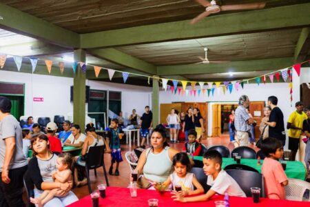 El espíritu navideño se sintió en una cena solidaria imagen-20
