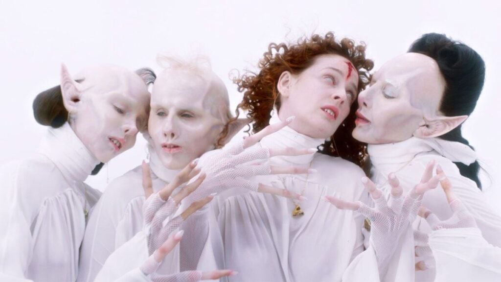 Eduardo Casanova: “Rodamos 'Silencio' con sudor y lágrimas. Una serie tan complicada y tan ambiciosa” imagen-4