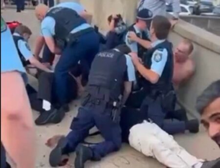 Australia: dos hombres armados matan a nueve personas en una playa durante una fiesta judía imagen-9