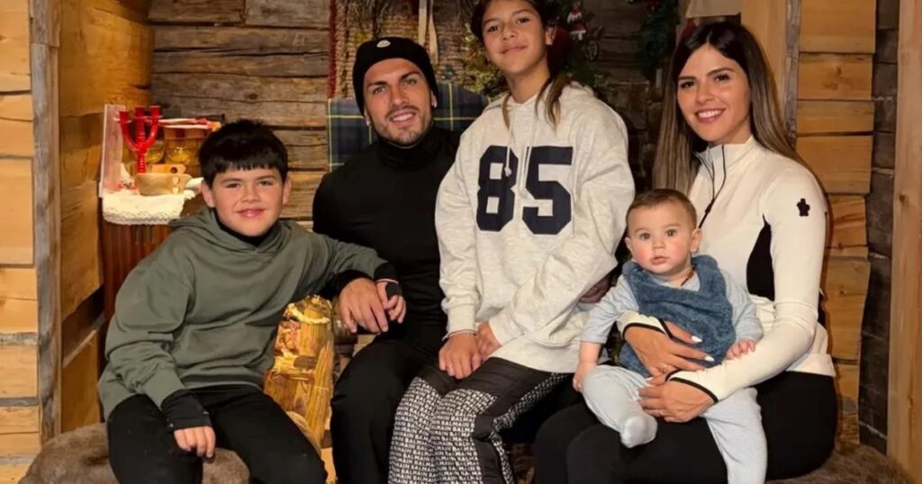 Video: Paredes en trineo tirado por renos en el bosque de Papá Noel imagen-5