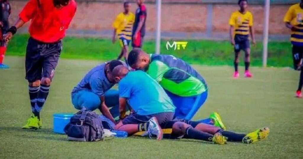 Tragedia en África: un jugador murió en pleno partido tras tragarse una moneda imagen-4