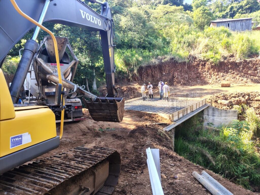 La DPV avanza en la construcción de una nueva alcantarilla urbana que mejorará la conectividad en el barrio Cuatro Hermanos imagen-5