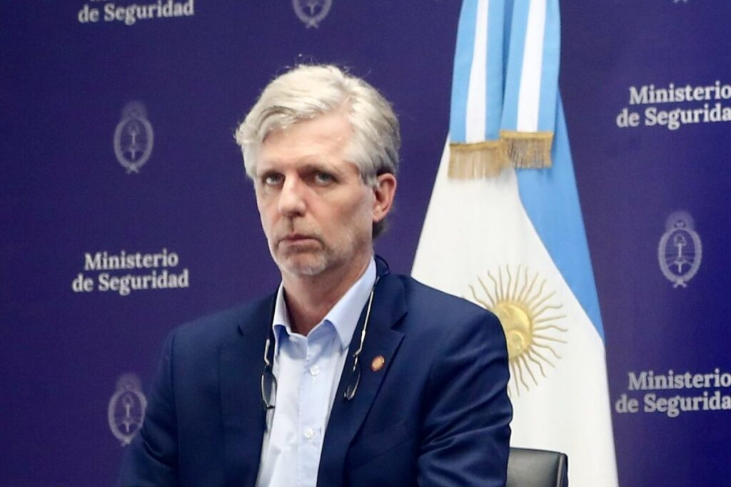 Cambio en la SIDE: el Gobierno anunció la salida de Neiffert y la designación de Cristian Auguadra como reemplazante imagen-5