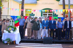 San Javier celebró sus 396 años con un emotivo acto en la Plaza 25 de Mayo San Javier celebró sus 396 años con un emotivo acto en la Plaza 25 de Mayo imagen-73