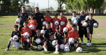 La donación de Di María a su club de origen: la misma cantidad de pelotas que costó su pase a Central imagen-12