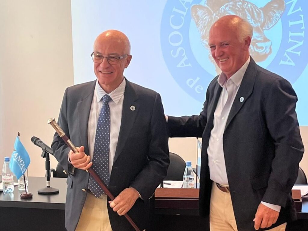 Angus: Amadeo Derito asumió como presidente de la principal raza ganadera del país Angus: Amadeo Derito asumió como presidente de la principal raza ganadera del país imagen-5