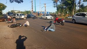 Siniestro vial en Posadas deja dos lesionados tras colisión entre motocicletas imagen-12