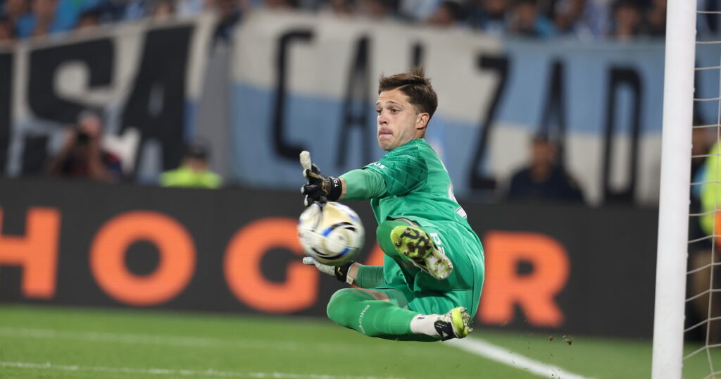 Cambeses, héroe: dos penales atajados, la influencia de Arias y "ahora vamos por la final" imagen-5