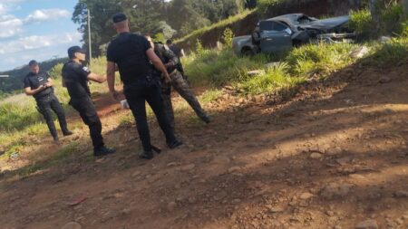 Persecución y despiste en la 101: secuestran una camioneta repleta de marihuana y detienen al narco en Andresito Persecución y despiste en la 101: secuestran una camioneta repleta de marihuana y detienen al narco en Andresito imagen-7