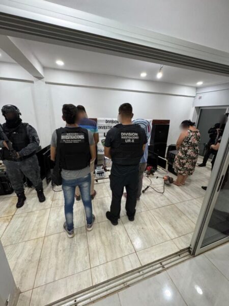 Desbarataron una red de usura en Posadas: Tres detenidos, 350 tarjetas, 25 DNI, 4 vehículos secuestrados imagen-6