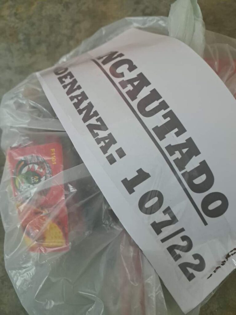 Controles y concientización: policías detectaron venta irregular de pirotecnia en comercios de la provincia imagen-4