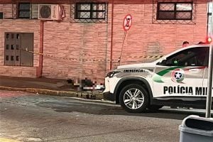 Brasil | Asesinaron a puñaladas a un adolescente de 17 años en pleno centro de Camboriú imagen-8