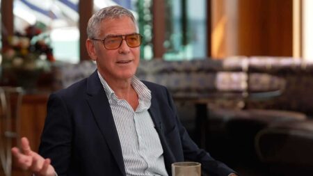 Hace 35 años George Clooney perdió un papel frente a Brad Pitt y estuvo rabioso durante años: «Ese papel lanzó su carrera» Hace 35 años George Clooney perdió un papel frente a Brad Pitt y estuvo rabioso durante años: "Ese papel lanzó su carrera" imagen-114