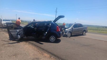 Choque frontal en la Ruta Nacional 105 dejó dos mujeres con lesiones graves imagen-9