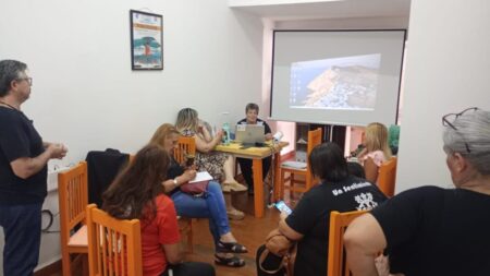 El gremio docente Semab marcha con la CGT contra la reforma laboral de Milei imagen-102