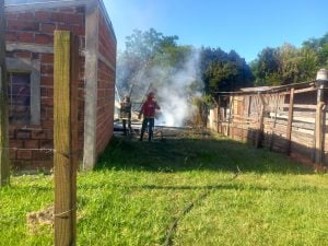 Bomberos sofocaron un incendio en una casa abandonada en Posadas Bomberos sofocaron un incendio en una casa abandonada en Posadas imagen-108