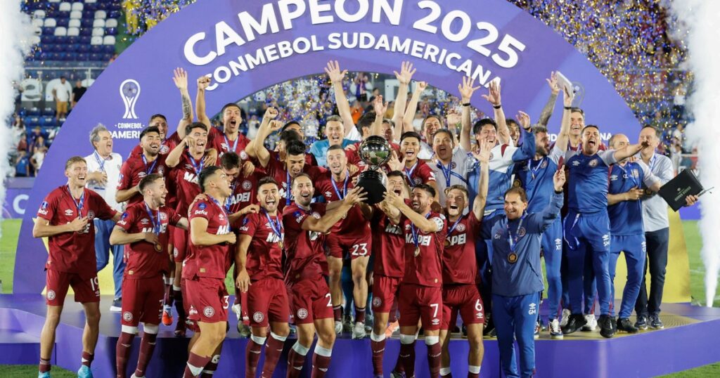 A dos meses de jugar la Recopa y con la Libertadores en el horizonte, Lanús cerró a su primer refuerzo para el 2026 imagen-4