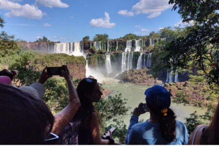Iguazú se ubica en el podio de los destinos del país con mayor movimiento turístico imagen-13