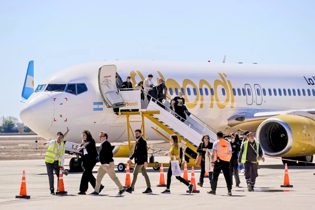 Este lunes Iguazú recibe el primer vuelo desde Lima imagen-5