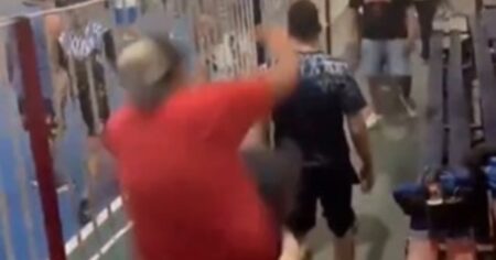 Repudiable: se desató una batalla campal entre padres en un partido de infantiles imagen-8