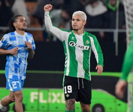 A ‘Cucho’ Hernández no le bastó gol: decepcionado tras caída de Betis imagen-10