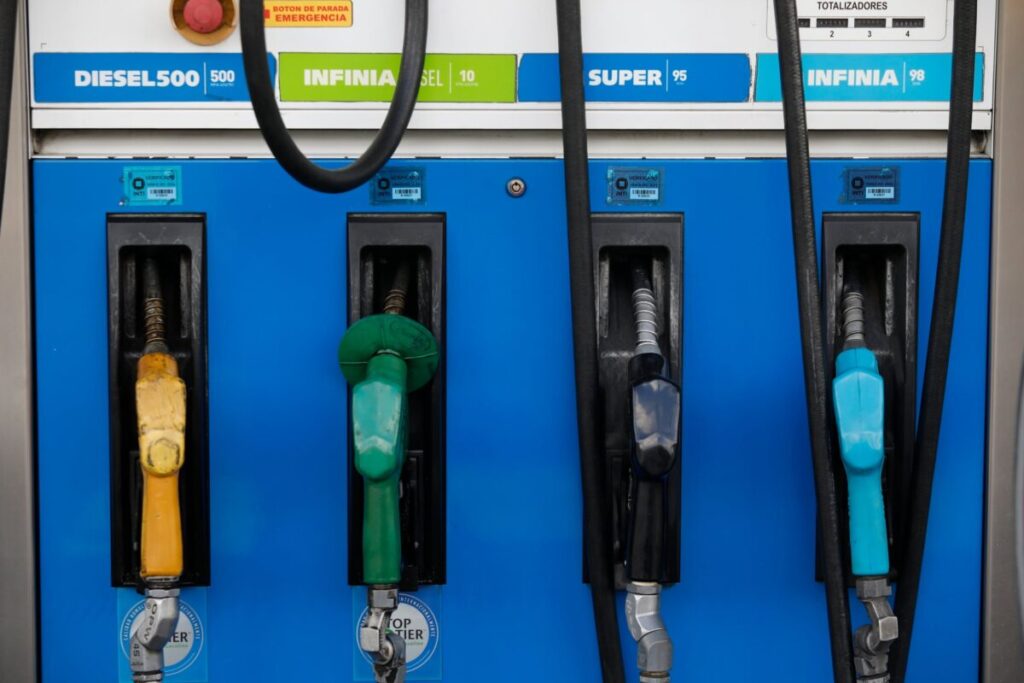 El Gobierno oficializó un aumento en los impuestos al combustible para febrero imagen-4