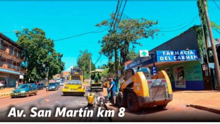 Continúan los trabajos de bacheo sobre la avenida San Martín en el kilómetro 8 Continúan los trabajos de bacheo sobre la avenida San Martín en el kilómetro 8 imagen-10