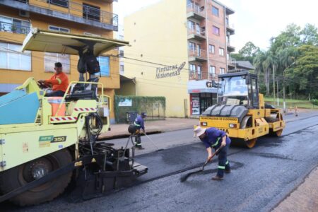 Eldorado avanza con un plan integral de bacheo sobre la avenida San Martín y calles estratégicas imagen-6