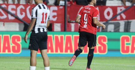 Gabriel Ávalos, tras ser goleador en la pretemporada de Independiente: del "es todo positivo" a "vamos a ir por todo" imagen-21