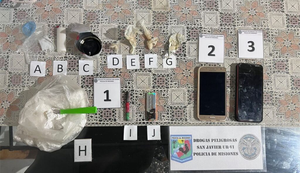 Desbarataron punto de venta de droga en San Javier imagen-66
