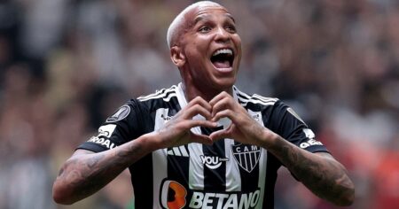 El verdugo de River que se declaró hincha de Boca: Deyverson fue presentado en Liga de Quito imagen-10