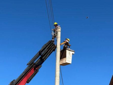 Puerto Iguazú: 200 nuevas columnas de hormigón se instalaron en la red eléctrica en 2025 imagen-11