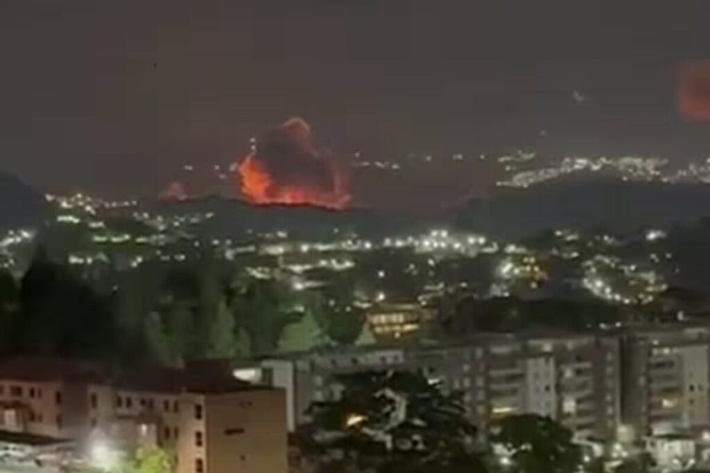 Videos: así se vieron las explosiones en distintas zonas de Venezuela, tras el ataque de EE.UU. imagen-5