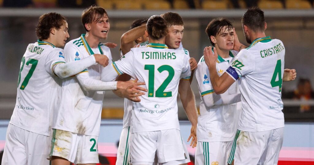 Con Dybala titular y un rato de Soulé, la Roma ganó y sueña con Champions imagen-4