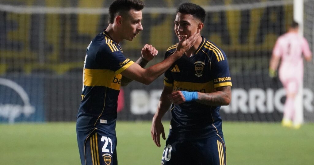 La sinceridad de Velasco tras volver al 11 y su gol: "Quiero revertir..." imagen-42