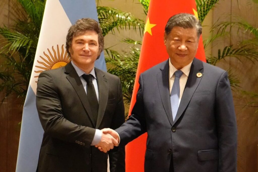 Milei dijo que no romperá lazos comerciales con China a pesar de estar alineado con Estados Unidos imagen-5