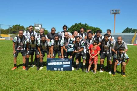 El Decano campeón del fútbol senior imagen-9