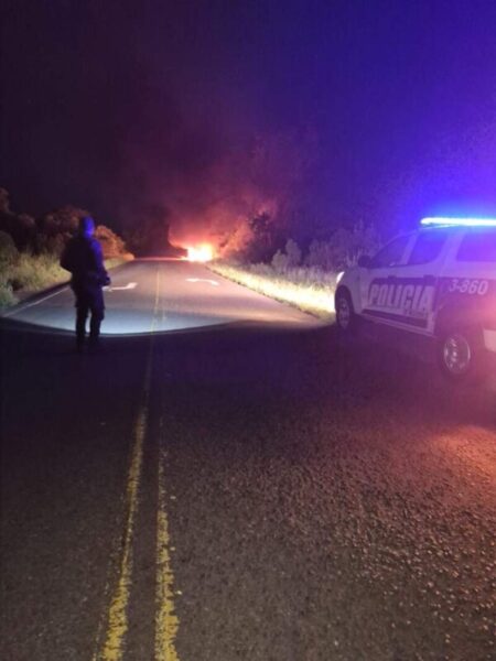 Incendio vehicular en Cerro Corá: un automóvil se prendió fuego sobre la Ruta Provincial N.º 3 imagen-10