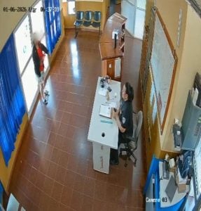 Ingresó a una comisaría, se roció con alcohol y se prendió fuego en Misiones: permanece internada en grave estado imagen-11