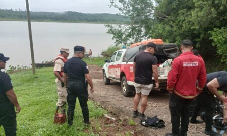 Un policía desapareció en el arroyo Yabebiry tras volcar su canoa imagen-12
